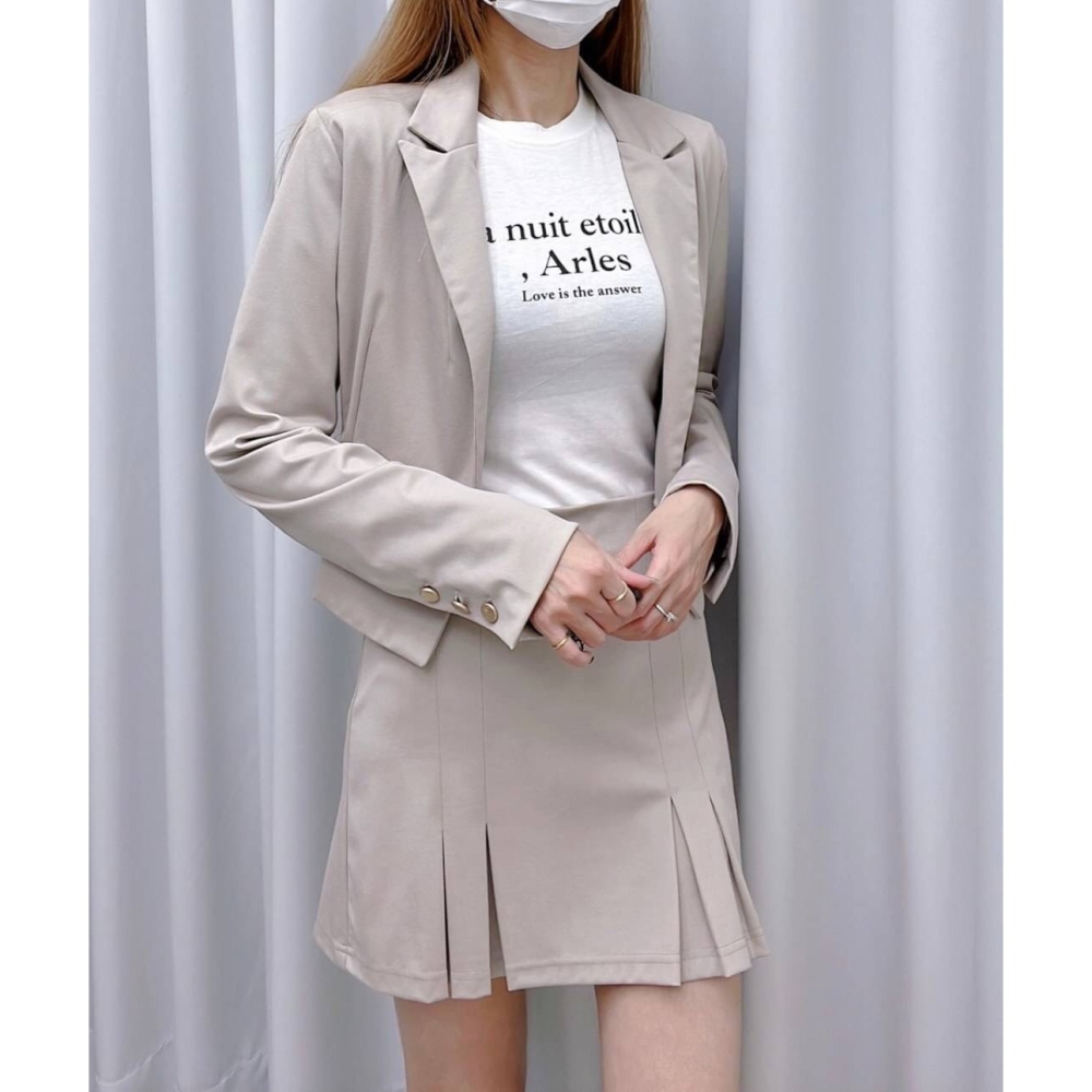 ♥️ AMY DRESS ♥️ 🎎韓國🎎 M1721 * 正韓 金釦襯領西裝外套+壓摺裙褲 一套-細節圖8