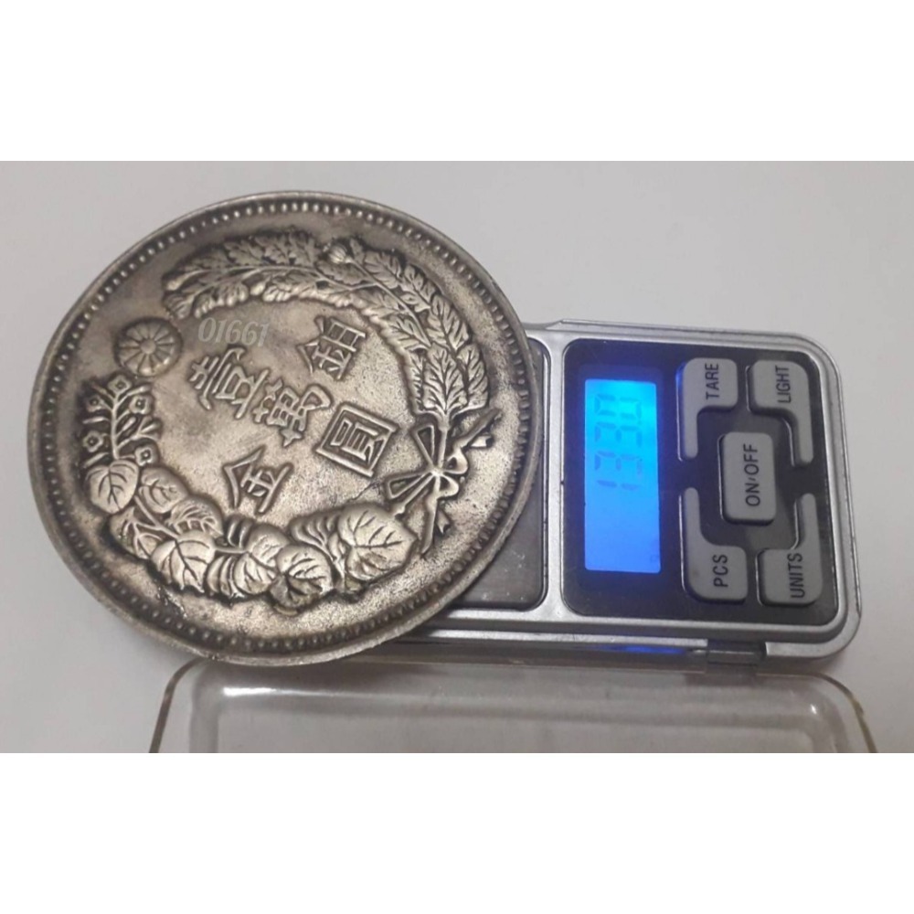 明治八年鉑金壹萬元龍銀~重133公克無磁性不保真，明治龍銀，龍銀，紀念幣，幣，鉑金一萬元~明治八年一萬元龍銀-細節圖3