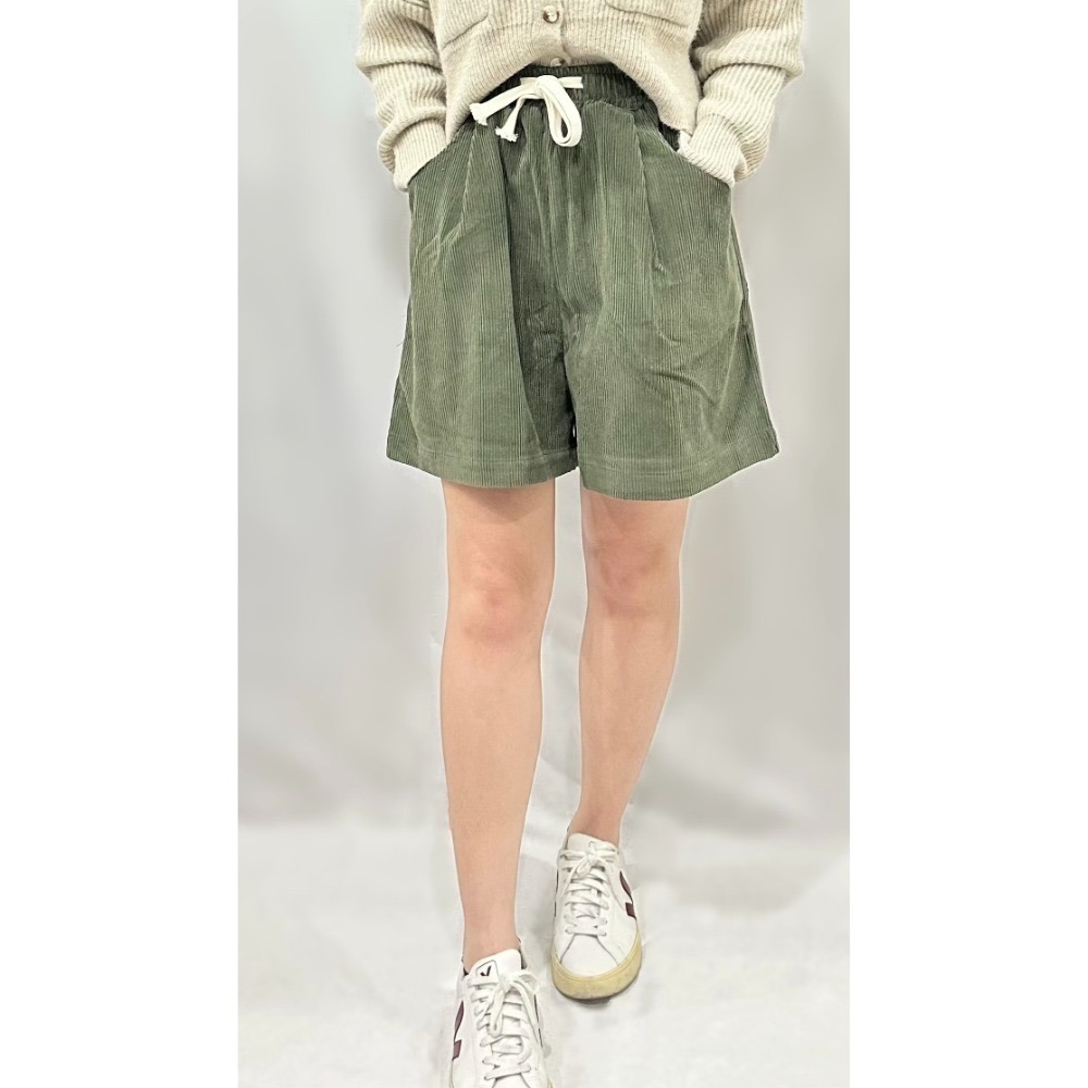 P017-燈芯絨抽繩短褲-軍綠/深咖-規格圖3