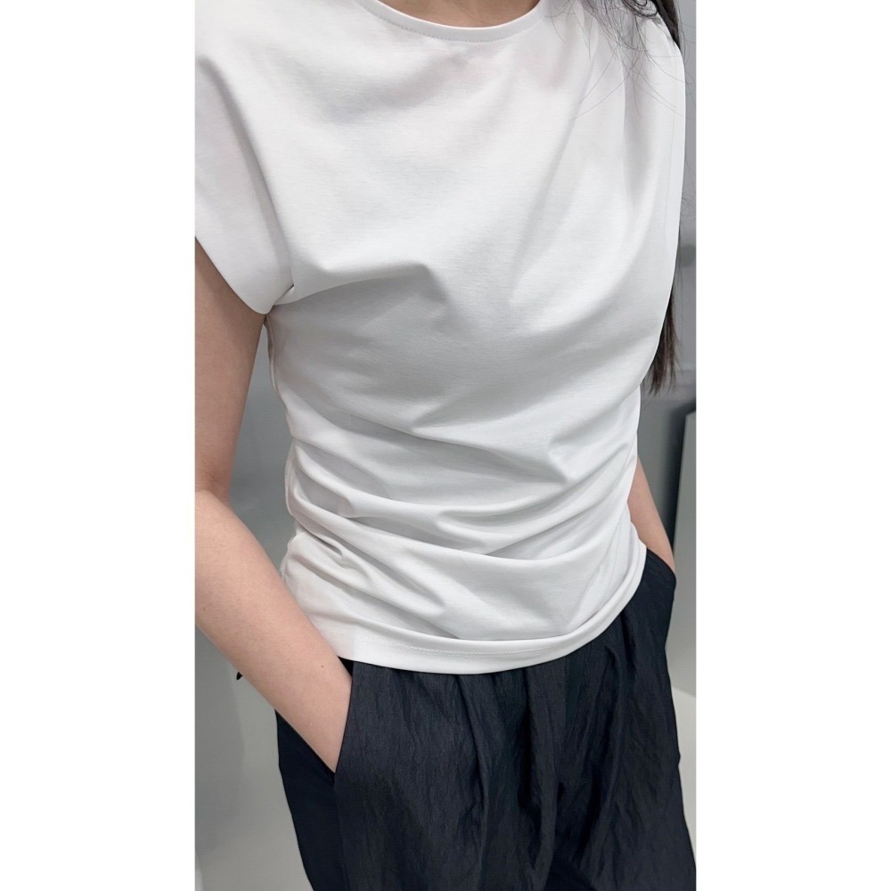 T046-簡約肩線抓皺上衣 (現貨)-細節圖2