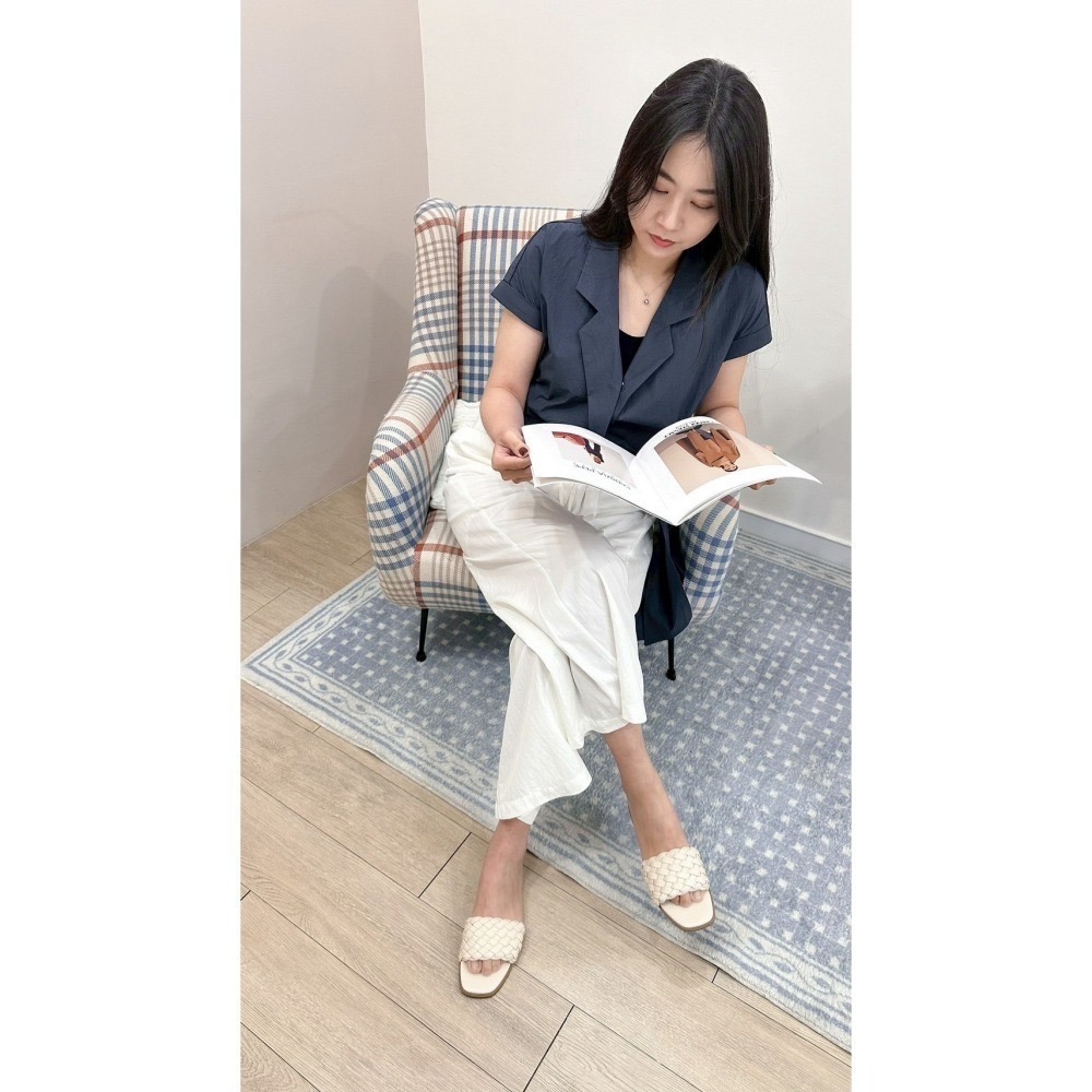 T050-率性綁帶西裝領上衣 -深藍/卡其-細節圖2