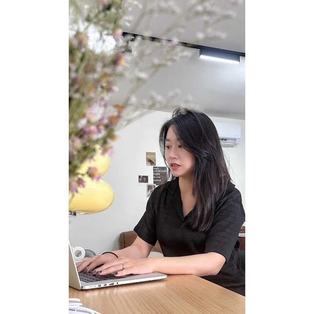 T053-慵懶夏日V領上衣-白/黑-規格圖4