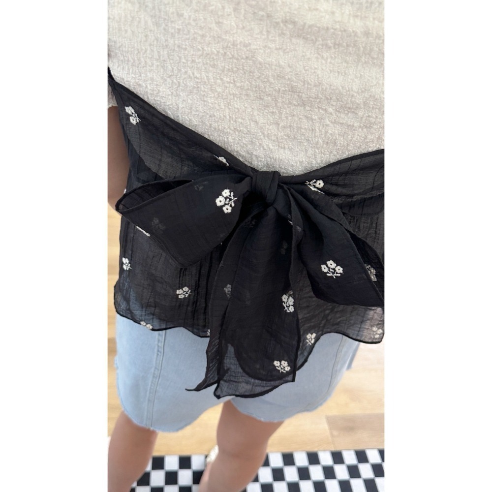 T054-雪點紗花綁結背心/黑.米白 (現貨)-細節圖3