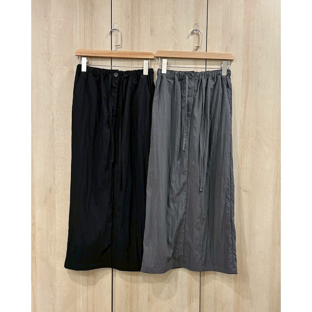 P031-煙灰輕垂長裙(兩色)/(現貨)-細節圖3