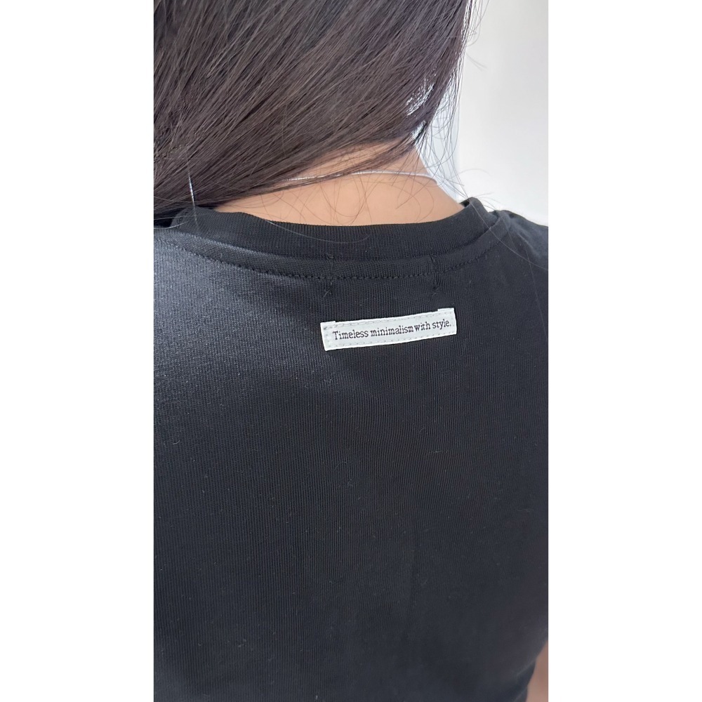 T066-都會微光U型曲線短T-細節圖2