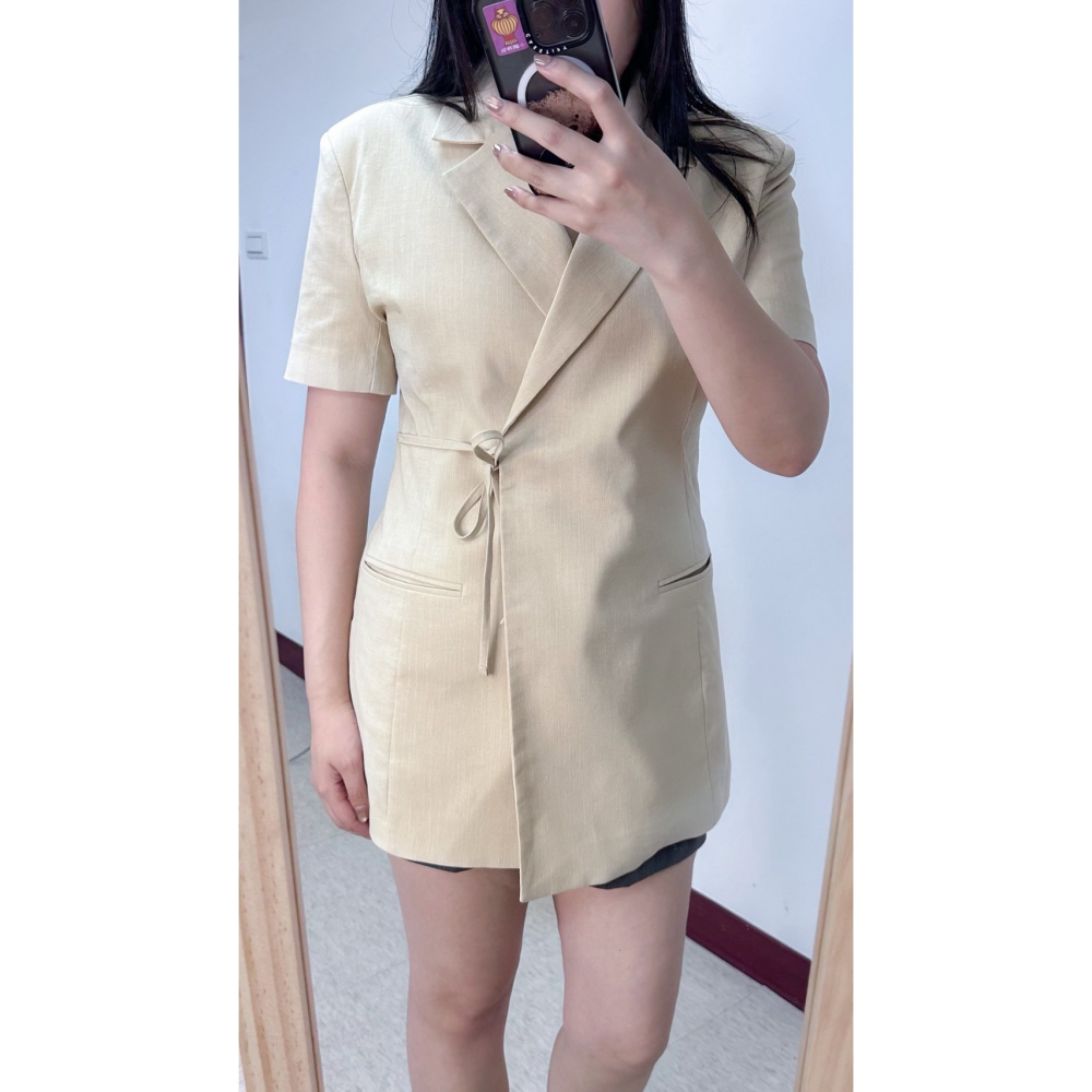 O021-杏色綁帶短袖西外-細節圖2