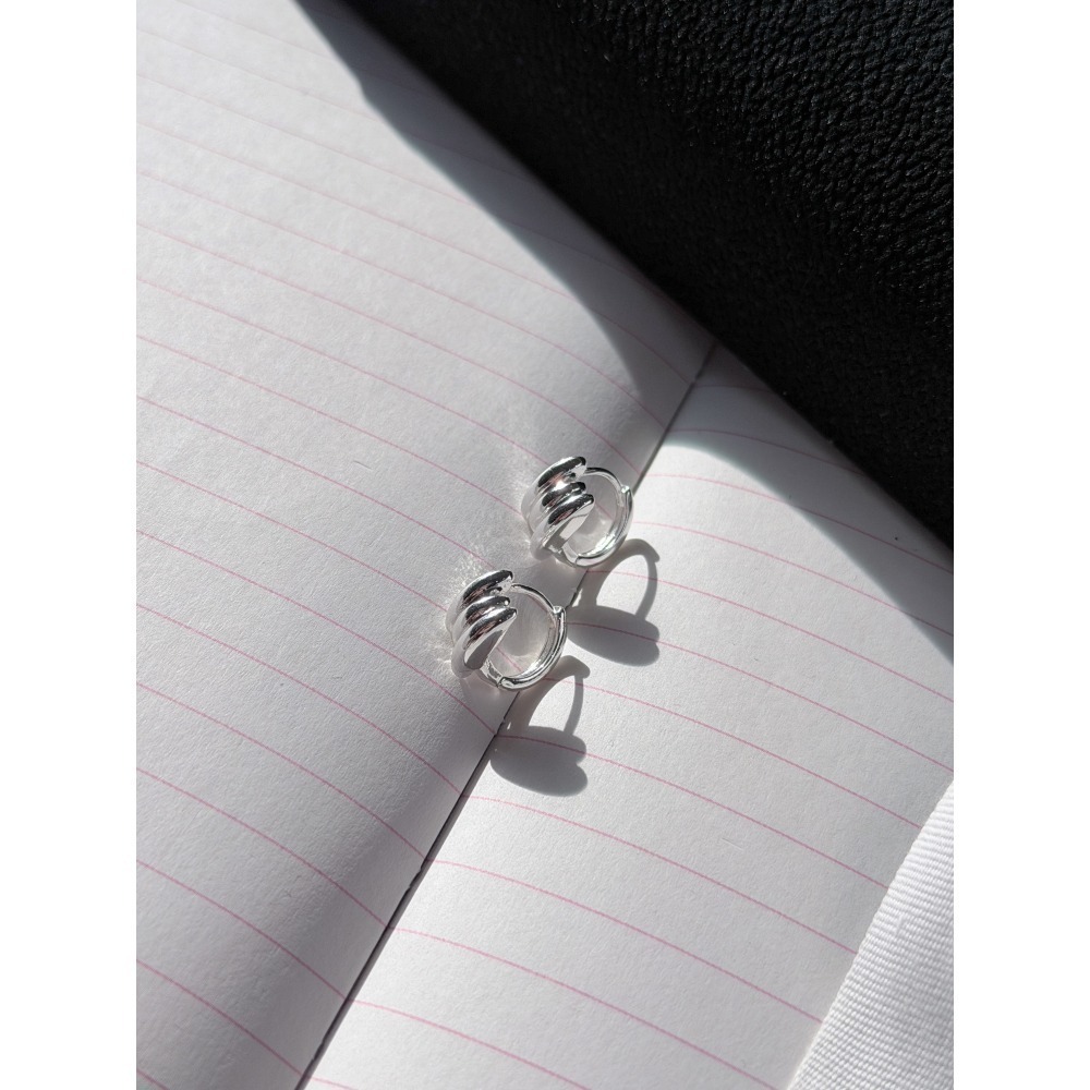 E021-律動銀波立體易扣耳環 (現貨)-細節圖2