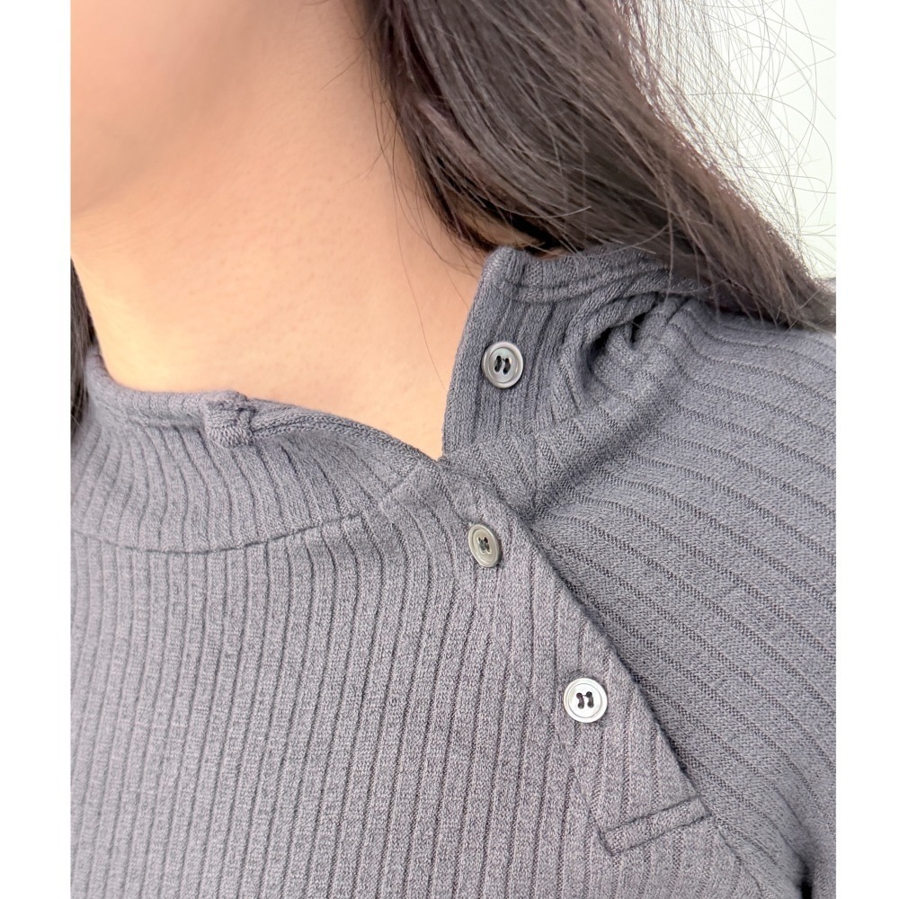 T076-小排釦羅紋修身連帽上衣 (現貨+預購)-細節圖3