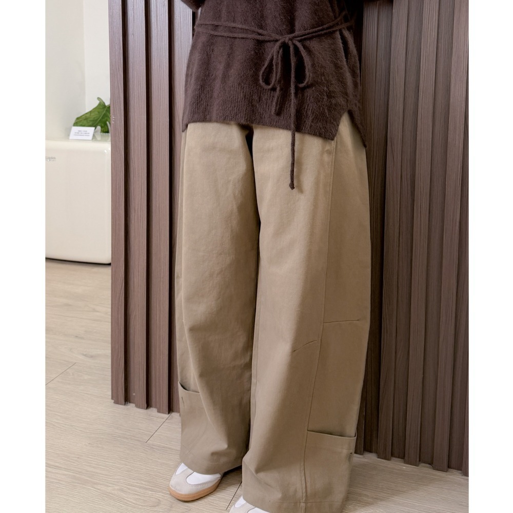 P037-雙釦口袋修身繭型褲(現貨+預購)-細節圖4