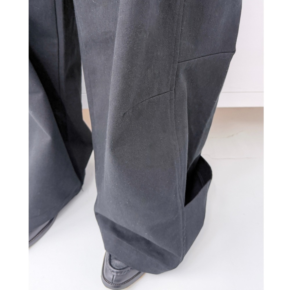 P037-雙釦口袋修身繭型褲(現貨+預購)-細節圖5