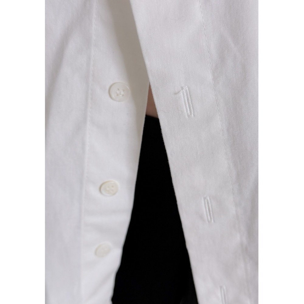 T078-冬日暖陽・側排扣開衩挺版襯衫(現貨)-細節圖2