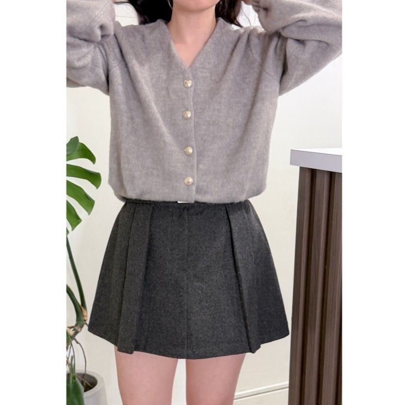 O024-名伶午茶・金緻排扣V領針織外套(現貨+預購)-細節圖3