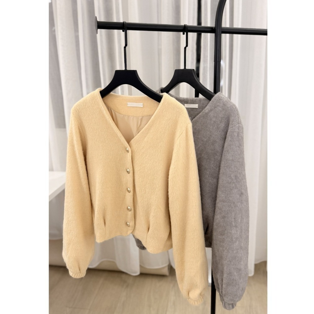 O024-名伶午茶・金緻排扣V領針織外套 (現貨)-細節圖3