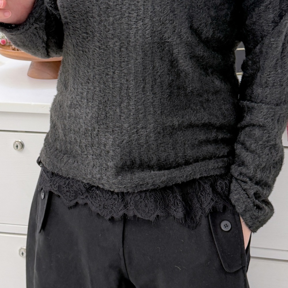 T082-層次必備・蕾絲滾邊親膚短T(現貨+預購)-細節圖4