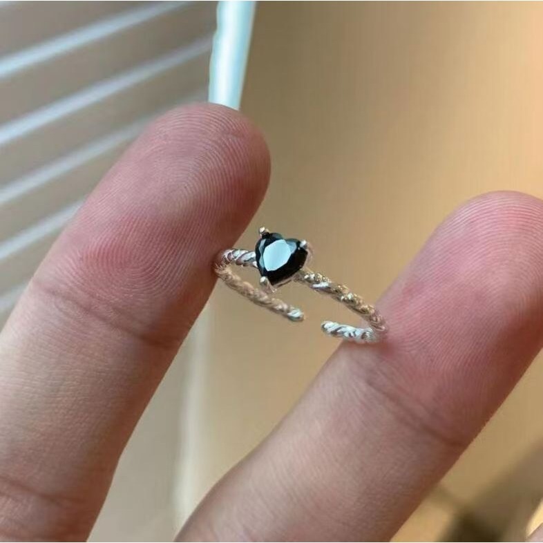 R023-愛心黑石扭文開口戒 (現貨)-細節圖3