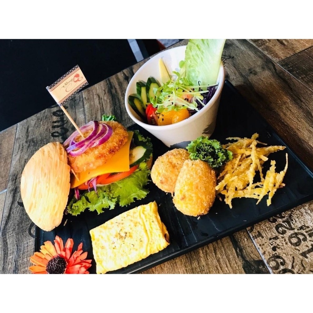 可雅【雲林虎尾春秋文創設計旅店雙人平日一泊一食住宿券】(身上無庫存無法超取，購買前請加官賴:@iop99000詢問)-細節圖4