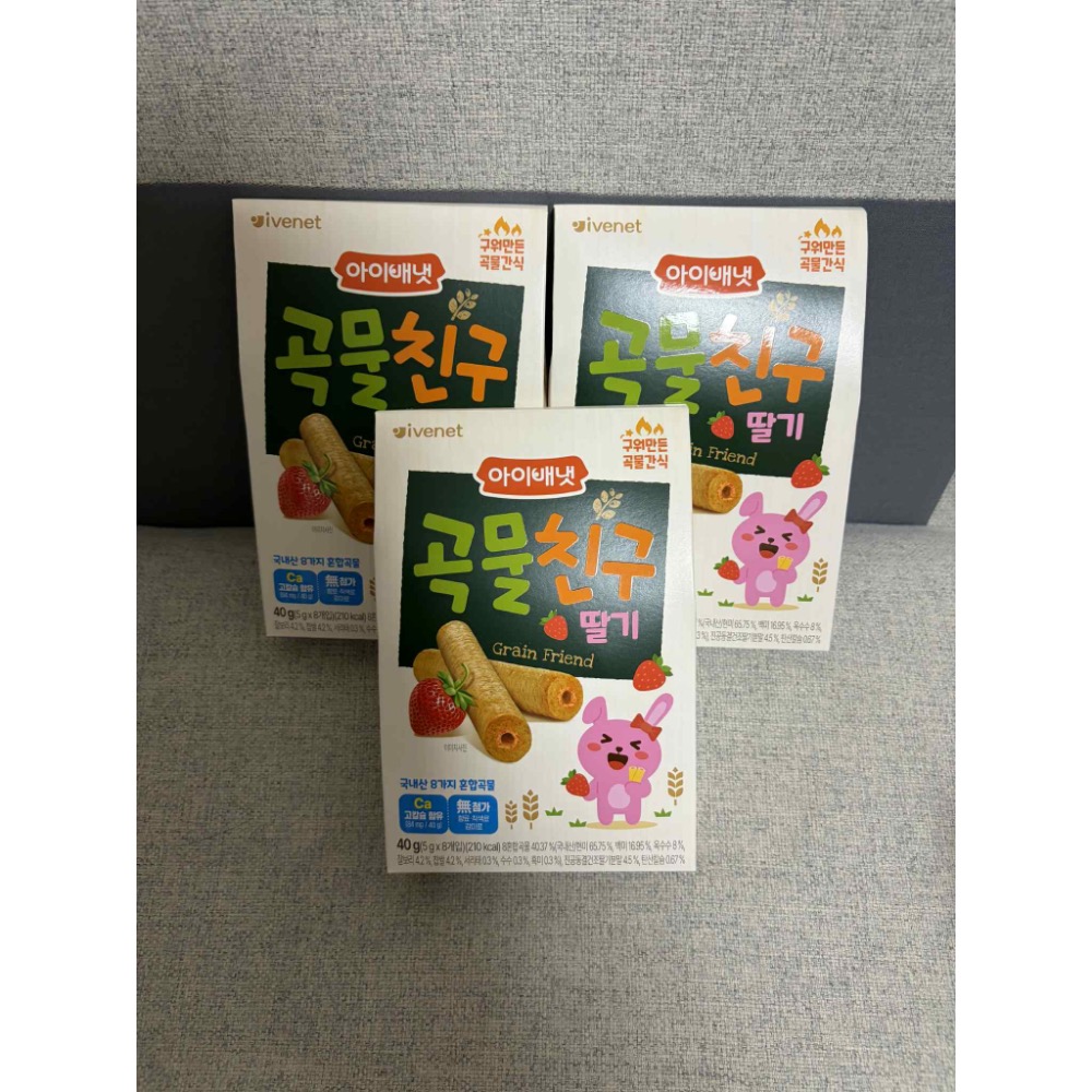 樂天捲心棒香蕉.藍莓各一盒、ivenet草莓穀物捲心酥一盒-細節圖2