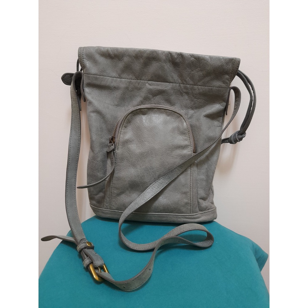 pinkoi supportingrole 真皮 墨綠 抓皺 斜背包 牛皮-細節圖2