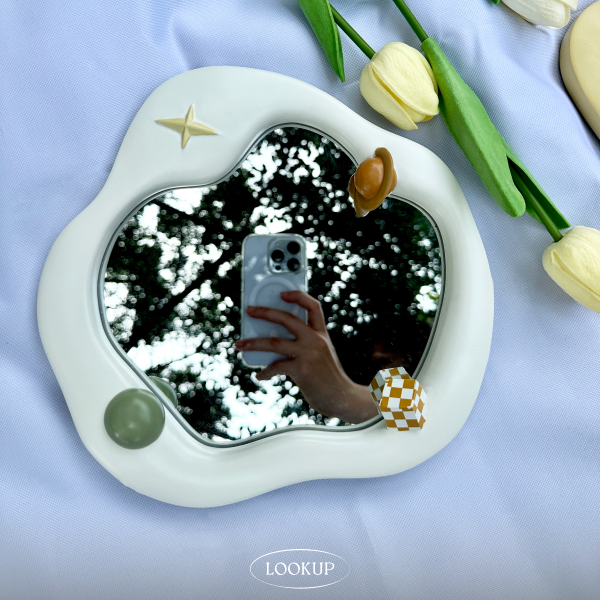 { ʟᴏᴏᴋ } 不規則藝術鏡｜2款 現貨 桌上鏡 掛鏡 立鏡 造型鏡子 居家擺飾 拍攝道具 波浪鏡 立體鏡 氛圍裝飾-細節圖2