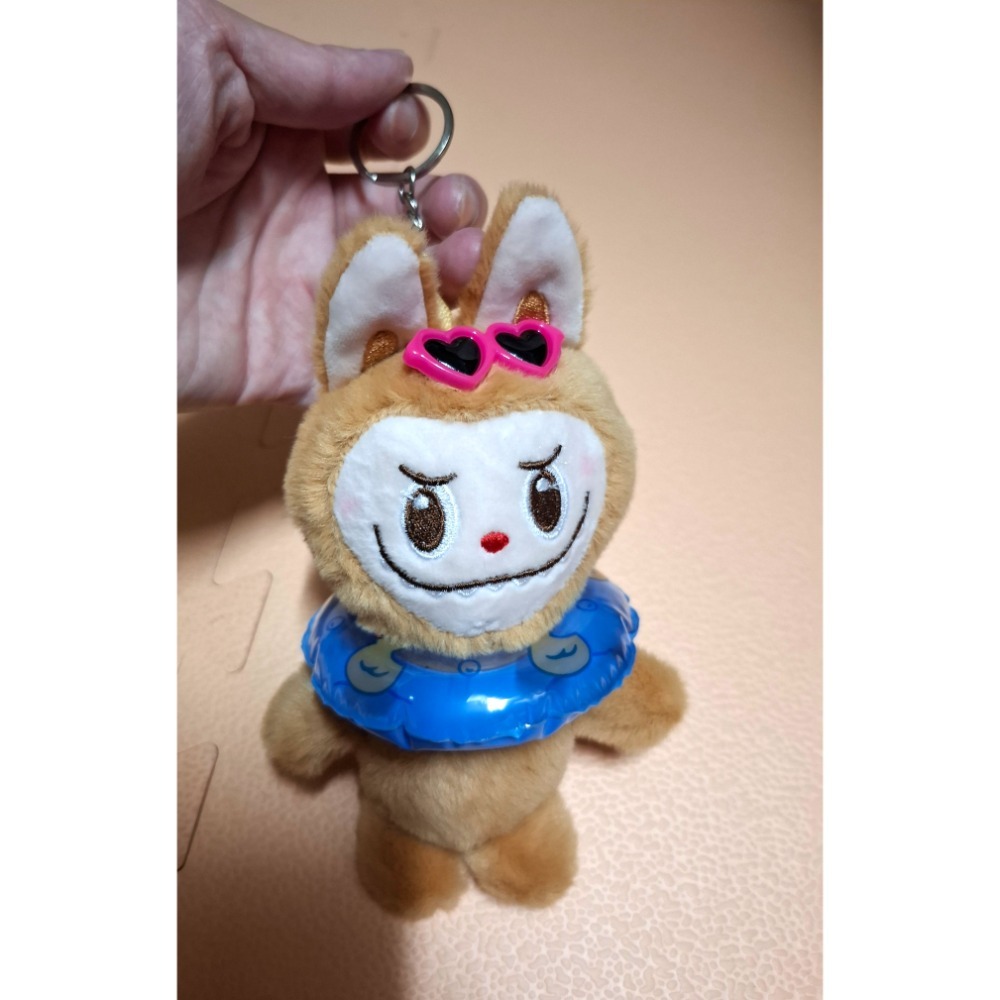 全新  LABUBU拉布布泳圈墨鏡鑰匙圈-細節圖2