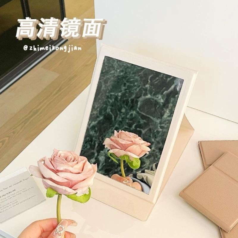 🛸快速出貨 奶茶系質感折疊鏡 折疊化妝鏡 鏡子 化妝鏡 折疊鏡 迷你鏡 桌上鏡 鏡子 旅遊攜帶 隨身鏡 立鏡 桌鏡-細節圖3
