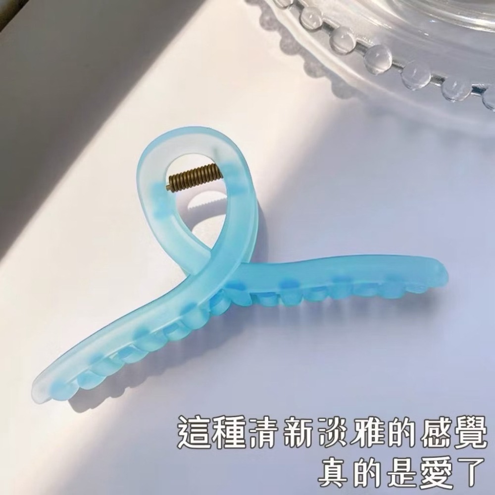 霧面鯊魚夾 鯊魚夾 磨砂鯊魚夾 髮夾 交叉夾 髮飾 抓夾 夾子 韓系鯊魚夾 大抓夾 洗澡髮夾 大號抓夾 磨砂抓夾 大髮夾-細節圖4