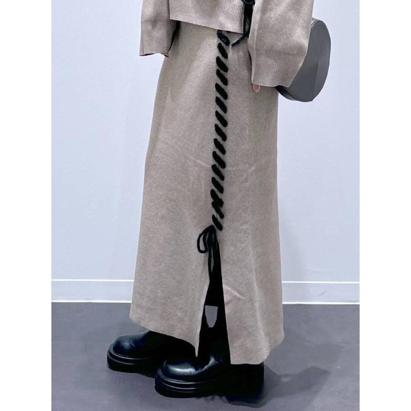 【現貨】孤品 實拍 好品相！日系選品💕LK日單 設計感顯瘦撞色寬鬆短版上衣+高腰側開衩針織中長裙-細節圖6