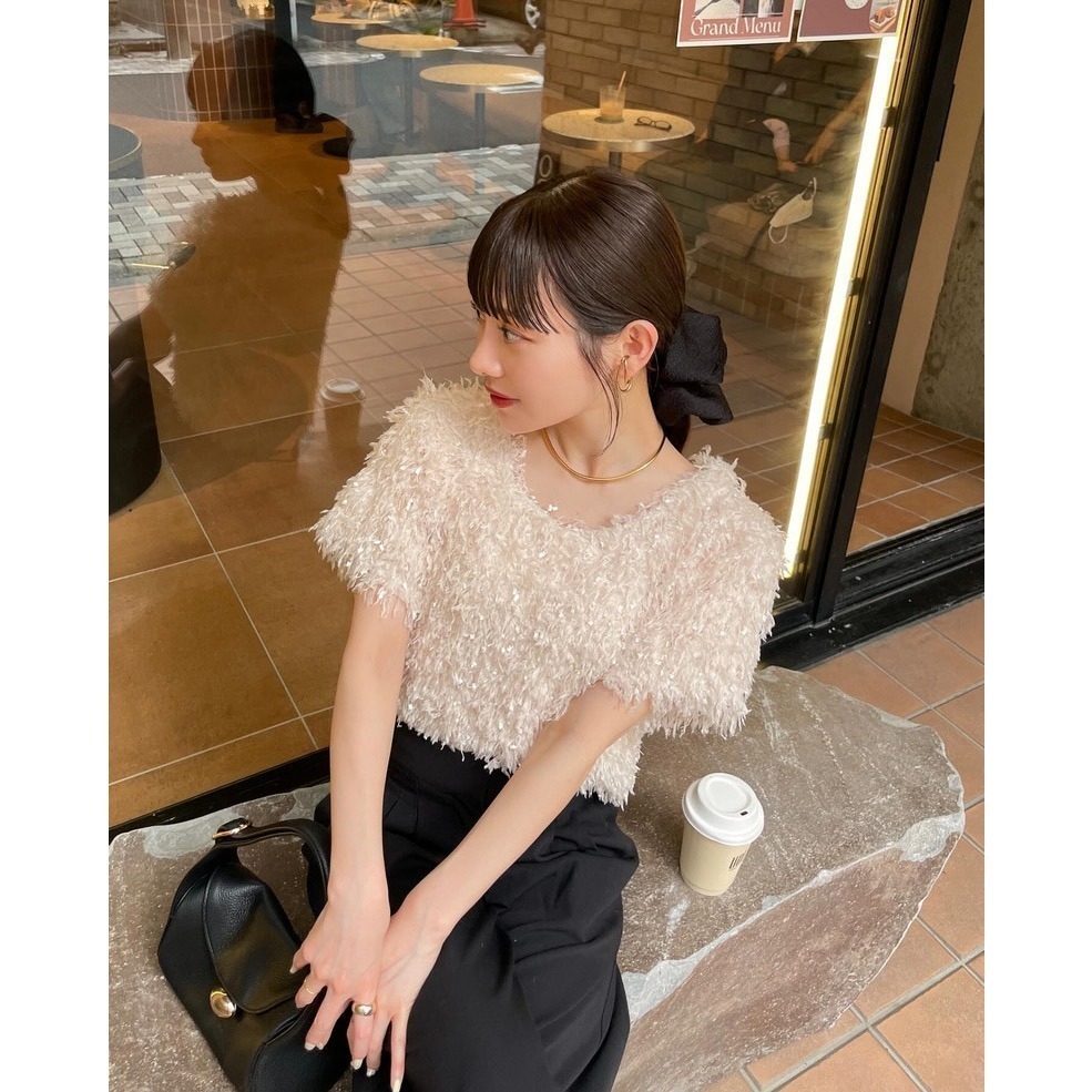 【現貨】 孤品 日系選品💕Hin日單 春夏新款!超美日系光澤感羽毛紗圓領短袖上衣-細節圖3