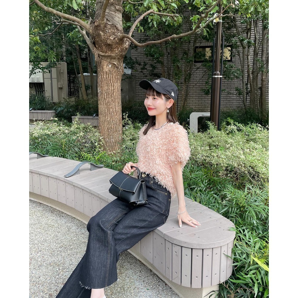 【現貨】 孤品 日系選品💕Hin日單 春夏新款!超美日系光澤感羽毛紗圓領短袖上衣-細節圖6