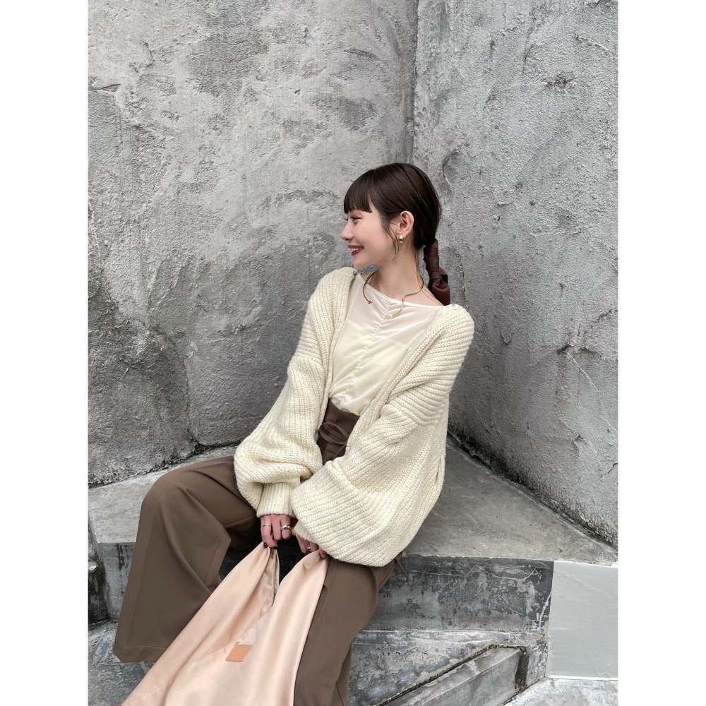 【現貨】25年增新色! 人氣款🔥日系選品💕HIN日單 秋冬新款 閃閃亮片燈籠袖針織毛衣外套-細節圖5