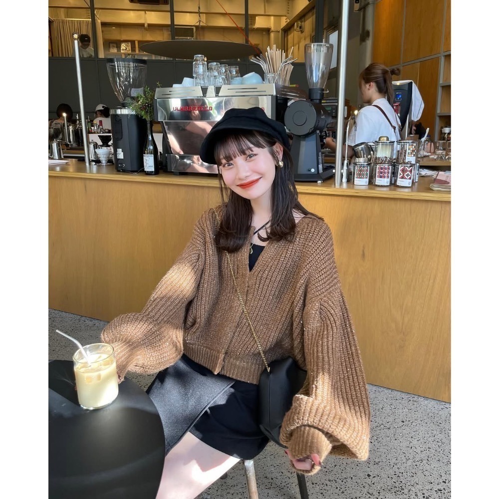 【現貨】25年增新色! 人氣款🔥日系選品💕HIN日單 秋冬新款 閃閃亮片燈籠袖針織毛衣外套-細節圖6