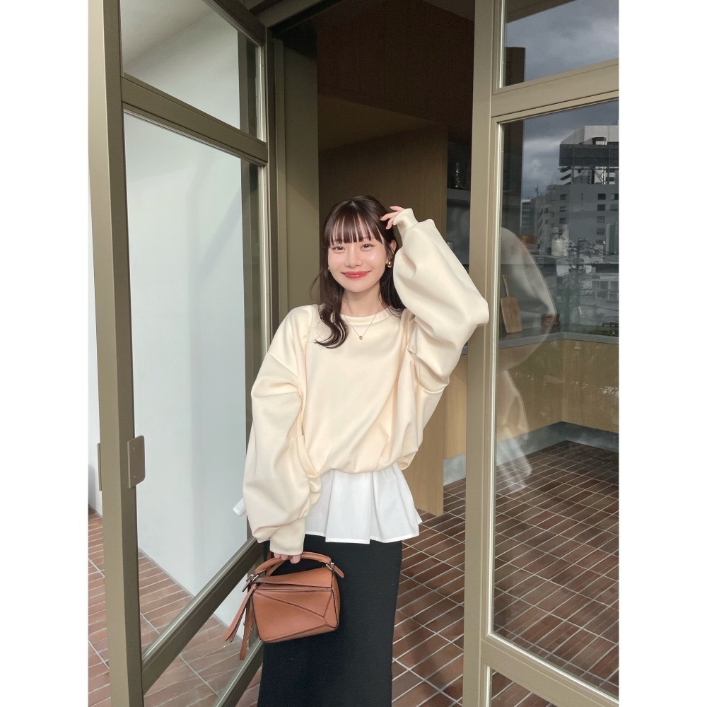 【橘棕色現貨+預購】日系選品💕hin日單 立體花苞落肩寬鬆百搭短版長袖上衣 衛衣 大學T-細節圖2