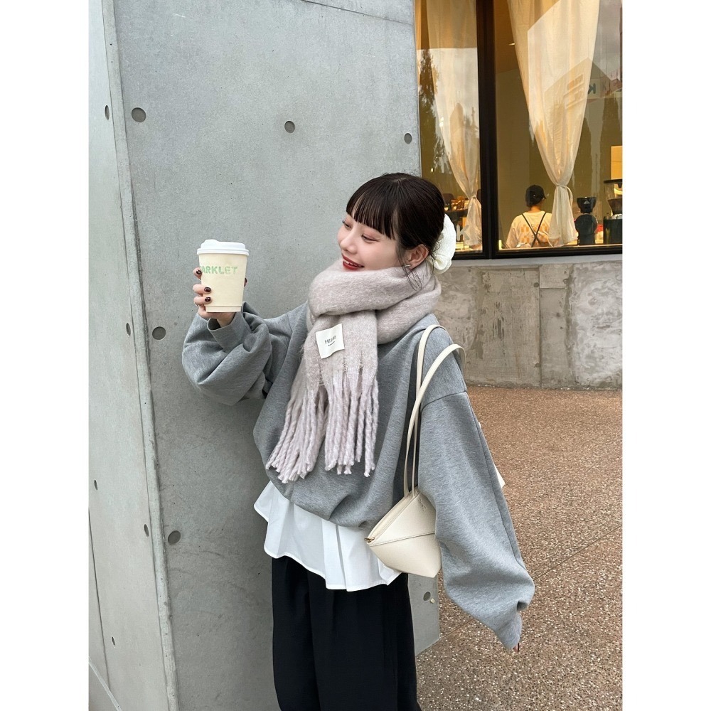 【橘棕色現貨+預購】日系選品💕hin日單 立體花苞落肩寬鬆百搭短版長袖上衣 衛衣 大學T-細節圖7