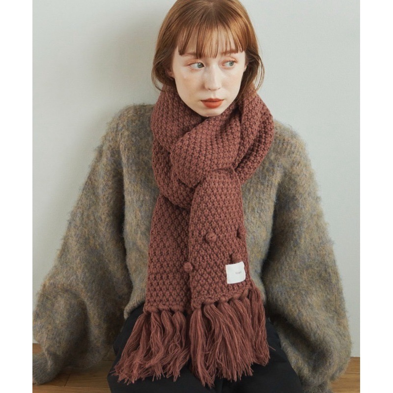 【兩色現貨+預購】 日系選品💕Hin日單 人氣款流蘇手工立體球球針織圍巾 編織圍巾-細節圖6