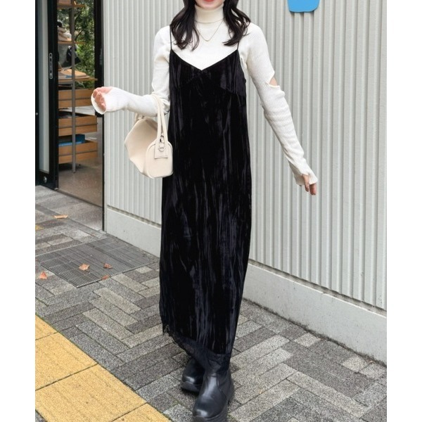 【黑現貨+預購】日系選品💕hin日單 絲絨褶皺感下擺蕾絲開叉細肩帶吊帶裙 洋裝-細節圖5