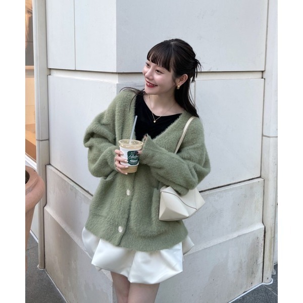 【綠、粉現貨+預購】自留實拍 日系選品💕人氣🔥新色返單! Hin日單 毛絨絨口袋V領鈕扣寬鬆針織毛衣 外套 開衫-細節圖8
