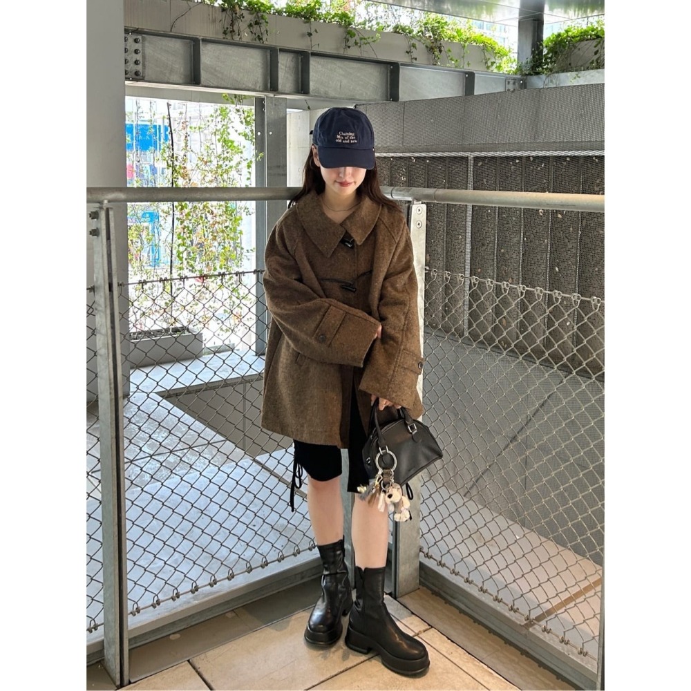 【現貨】日系選品💕kas日單 質感秋冬寬鬆休閒牛角扣後收腰綁帶大衣外套+絎縫背心外套 兩件組-細節圖8