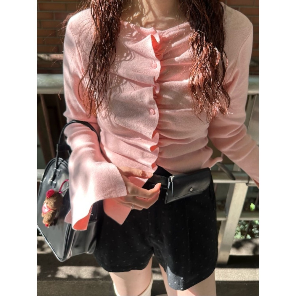 【米白、藍、灰現貨+預購】實拍📷日系選品💕kas日單 人氣皺褶造型喇叭長袖 袖口開叉 設計感顯瘦百搭長袖上衣 T恤-細節圖11