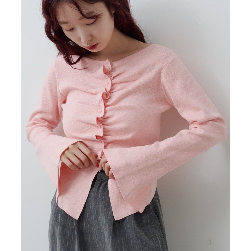 【米白、藍、灰現貨+預購】實拍📷日系選品💕kas日單 人氣皺褶造型喇叭長袖 袖口開叉 設計感顯瘦百搭長袖上衣 T恤-規格圖11