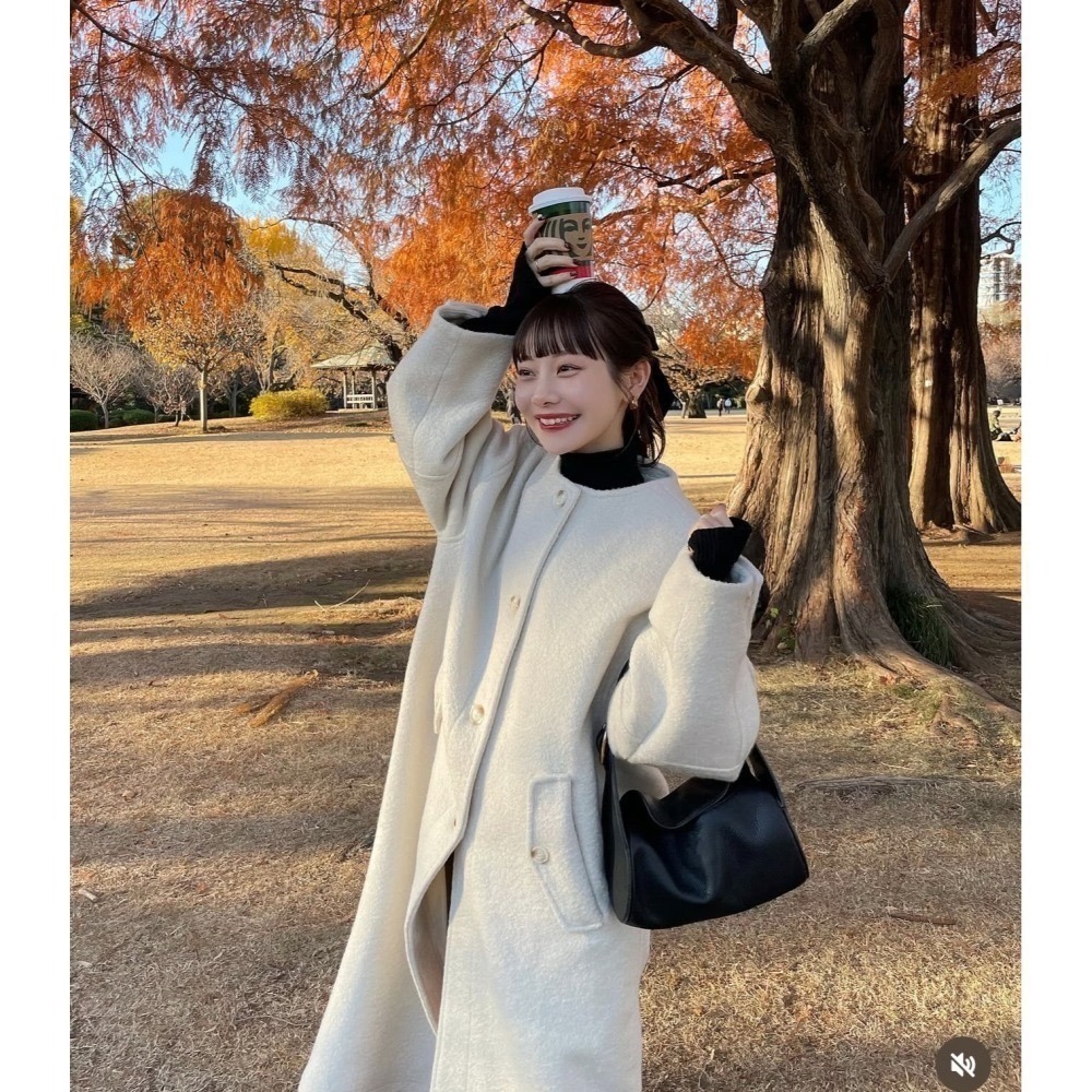 【米白、卡其現貨+預購】日系選品💕hin日單 新品大衣! 經典寬鬆毛絨感圓領口袋長版大衣外套-細節圖5