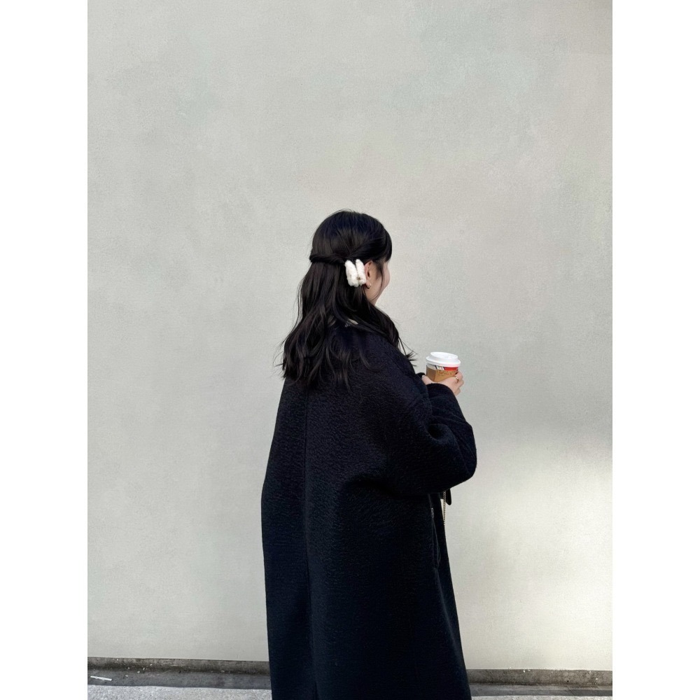 【米白、卡其現貨+預購】日系選品💕hin日單 新品大衣! 經典寬鬆毛絨感圓領口袋長版大衣外套-細節圖9