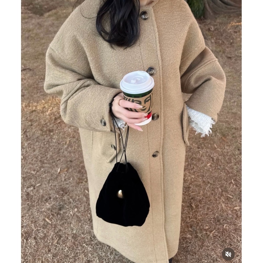 【米白、卡其現貨+預購】日系選品💕hin日單 新品大衣! 經典寬鬆毛絨感圓領口袋長版大衣外套-規格圖11