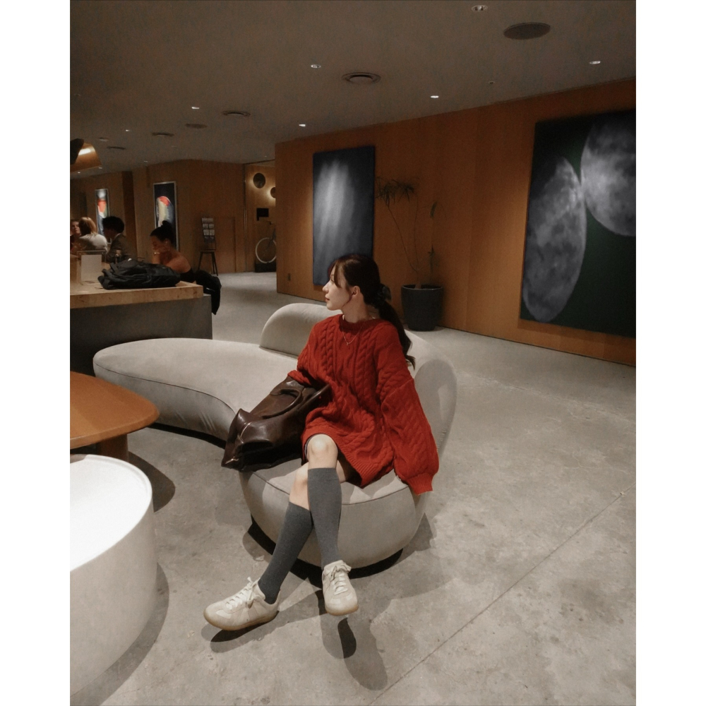 【預購】日系選品💕moi日單 日系甜美可愛露背麻花寬鬆圓領中長版毛衣-細節圖9