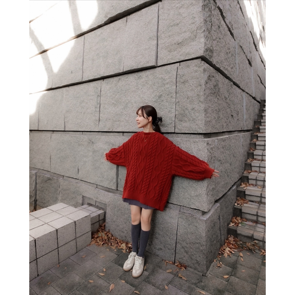 【預購】日系選品💕moi日單 日系甜美可愛露背麻花寬鬆圓領中長版毛衣-細節圖10
