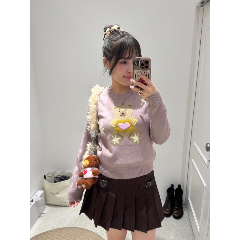 【預購】日系選品💕tina日單 手工刺繡可愛獨特小熊愛心圓領針織毛衣-細節圖7