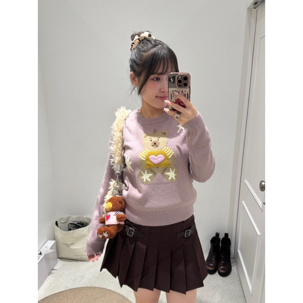 【紫現貨+預購】日系選品💕tina日單 手工刺繡可愛獨特小熊愛心圓領針織毛衣-細節圖7