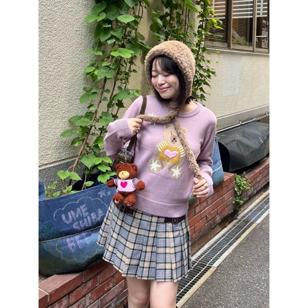 【紫現貨+預購】日系選品💕tina日單 手工刺繡可愛獨特小熊愛心圓領針織毛衣-細節圖10
