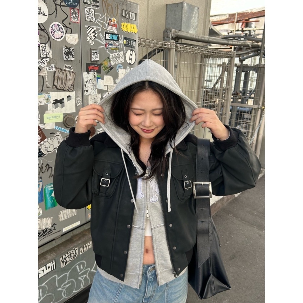 【現貨】日系選品💕tina日單 新品! 復古精緻多口袋翻領休閒皮衣外套 日系 皮外套 女裝-細節圖3