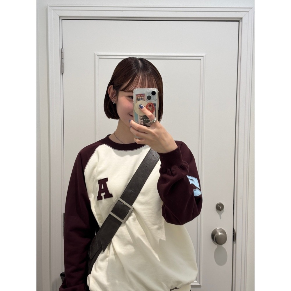 【棕咖色、米卡其現貨+預購】日系選品💕實拍📷tina日單 早秋新款純棉字母貼布美式拚色大學T 衛衣 長袖上衣-細節圖6