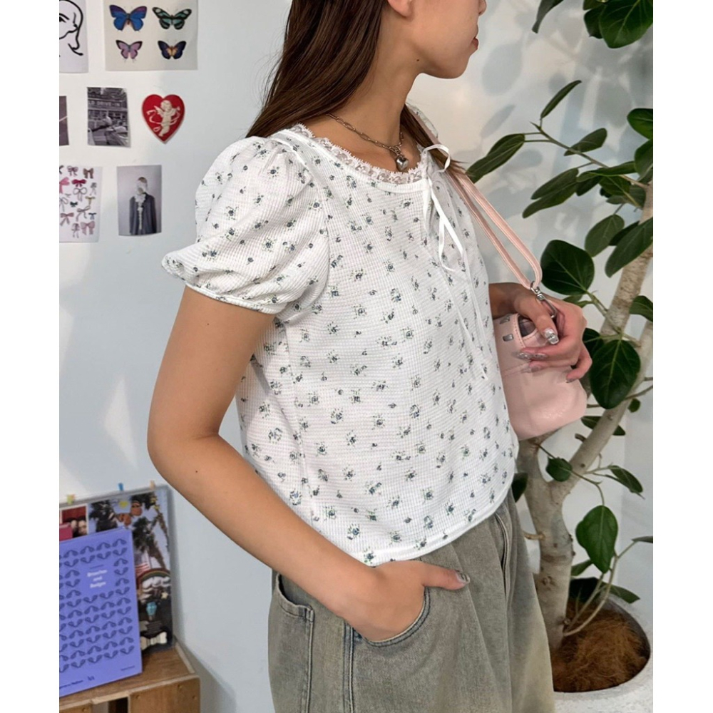【現貨】孤品 實拍📷日系選品💕CP日單 華夫格清新小碎花前綁帶蝴蝶結T恤 上衣-細節圖2